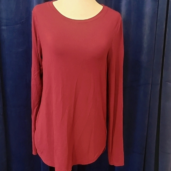 Tahari Tops - Tahari Maroon Long Sleeve Relaxed Tunic